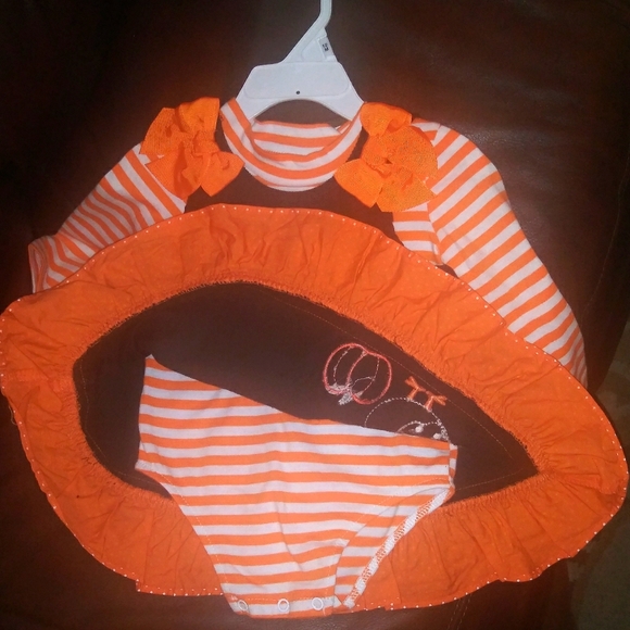 Dress - Picture 4 of 4